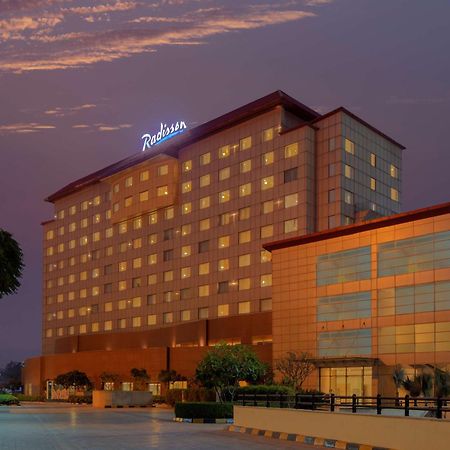 Radisson Gurugram Udyog Vihar Hotel Gurgaon Exterior photo