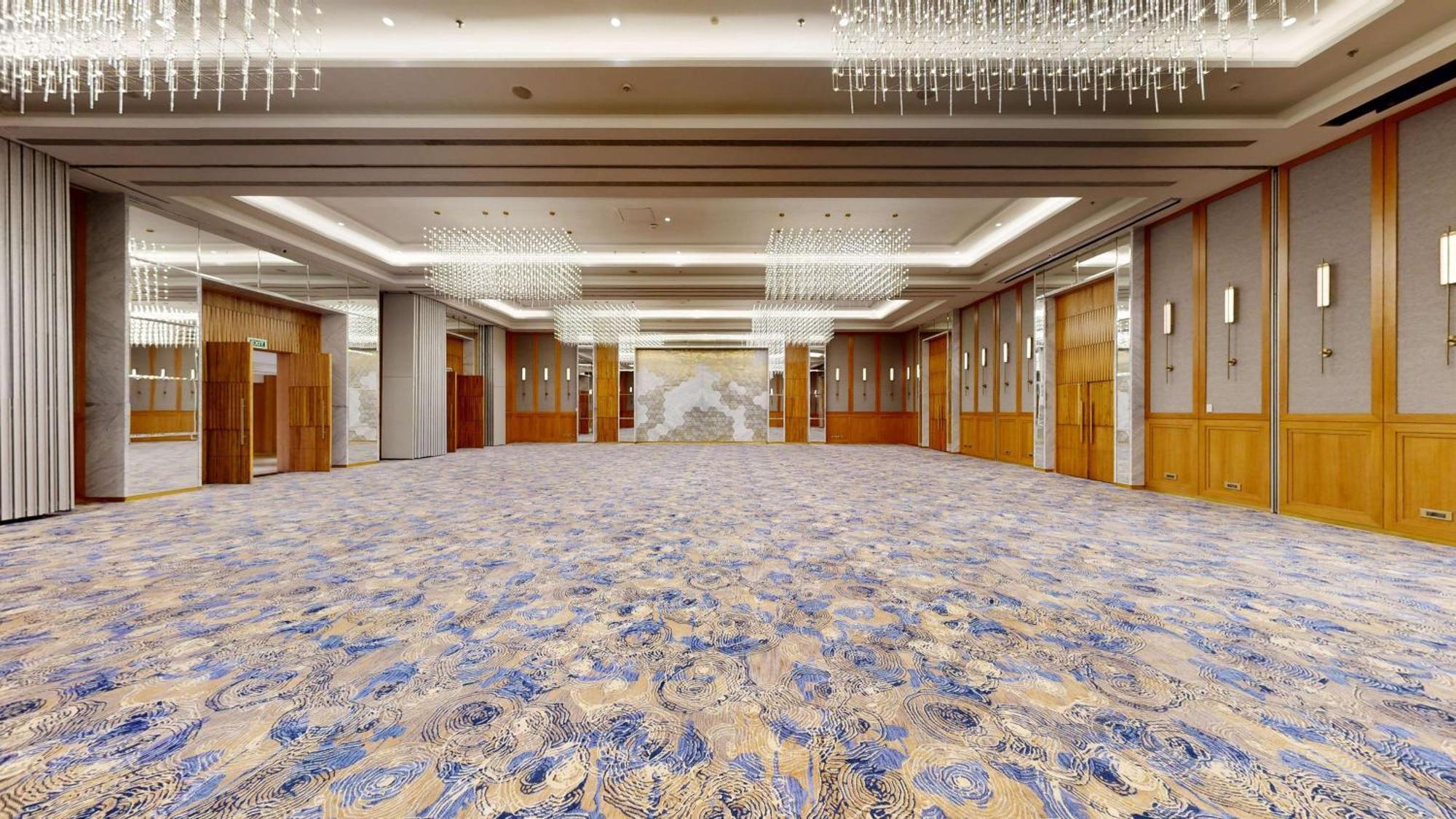 Radisson Gurugram Udyog Vihar Hotel Gurgaon Exterior photo