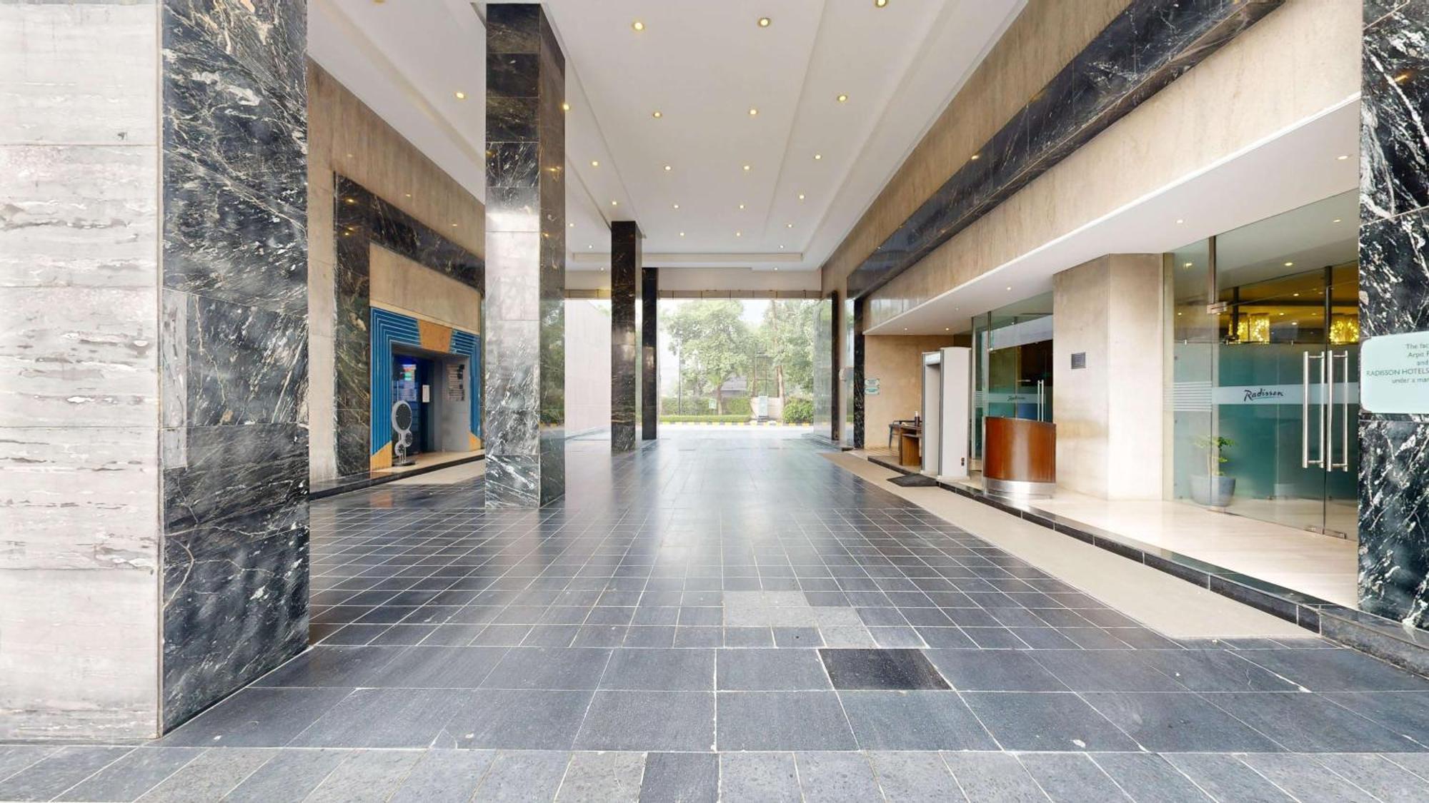 Radisson Gurugram Udyog Vihar Hotel Gurgaon Exterior photo