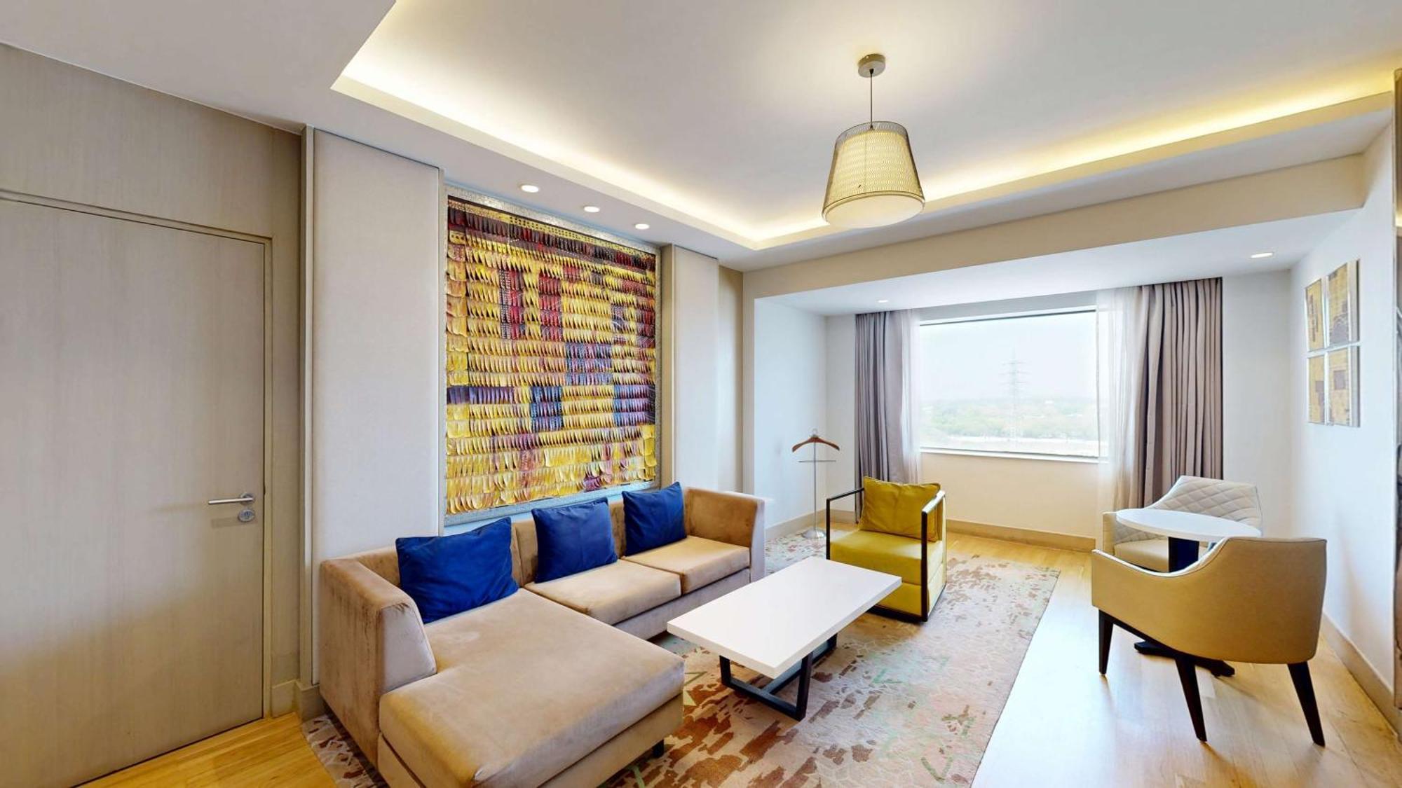 Radisson Gurugram Udyog Vihar Hotel Gurgaon Exterior photo